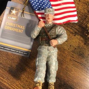 Official US army sanctifioned Christmas soldier ornament with flag